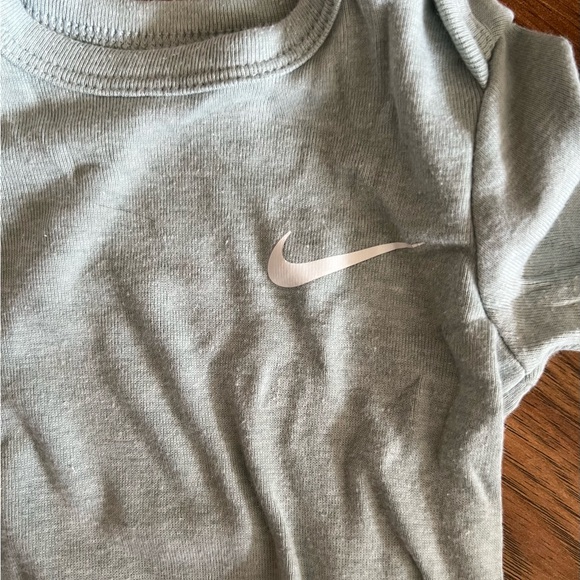 Nike Baby Mint Green Onesie and Pants Set - Picture 2 of 4